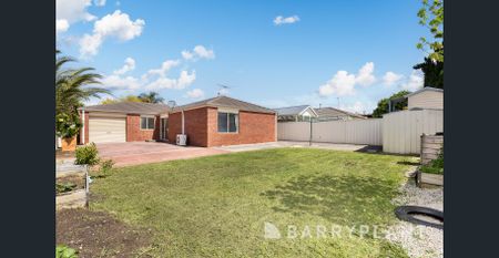 COSY AND COMFORTABLE FAMILY HOME - Photo 5