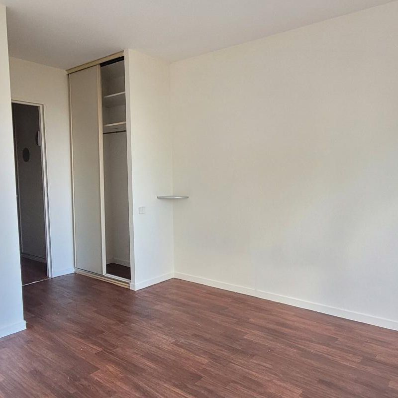 Location Appartement 2 pièces 63m² ISSY LES MOULINEAUX 92130 - Photo 1