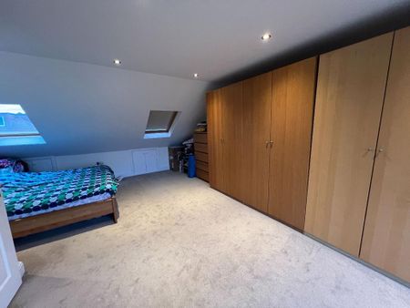 4 bedroom semi-detached house to rent - Photo 3