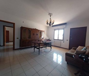 Quadrilocale via carlo cattaneo 41, Centro, Nepi - Foto 1