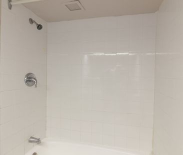 1975 Maisonneuve Blvd West - Photo 3