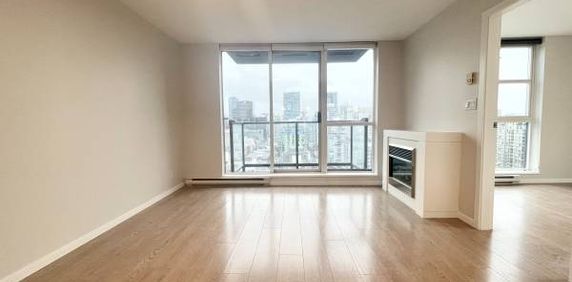 Spacious + High Floor Views 1 Bed + Den @ Brava - UNFURNISHED - Photo 2