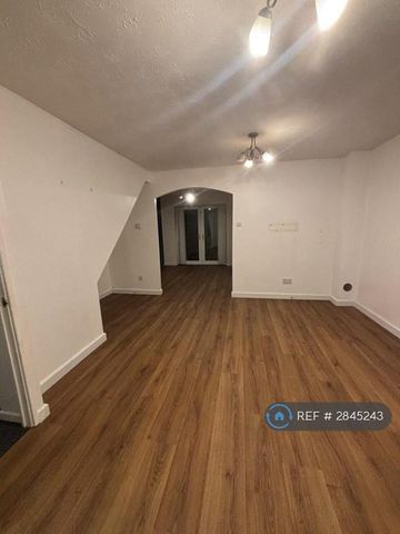 3 bedroom terraced house to rent - Photo 4