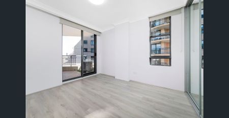 SUPER SPACIOUS NEW MODERN RENOVATION WALK TO CBD - Photo 3