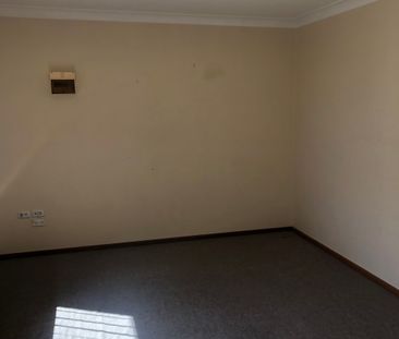 Quiet Complex - Photo 3