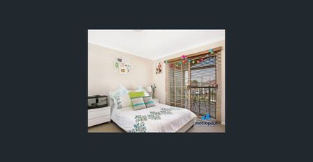 GORGEOUS TOWNHOME FILLED WITH LIGHT AND AIR! - Photo 3