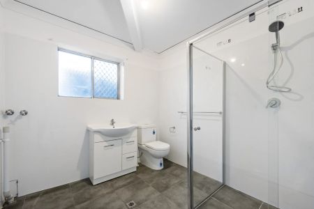 Low Maintenance Downstairs Unit in Great Location - Photo 5