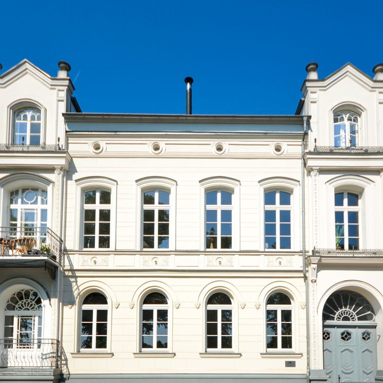 Traumhafte Wohnung mit Balkon u. EBK in Bestlage am Pfaffenteich! - Foto 1