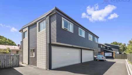 Townhouse on Whitmore - Photo 3