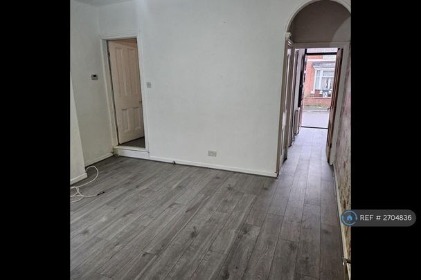 2 bedroom terraced house to rent - Photo 1