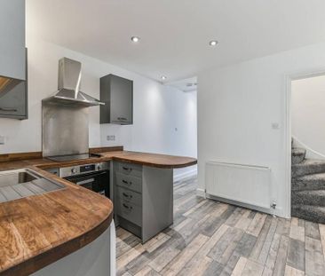 3 bedroom terraced house to rent - Photo 5