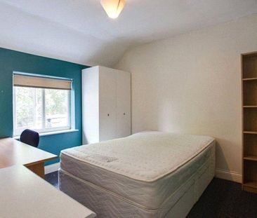 4 bedroom terraced house to rent - Photo 4