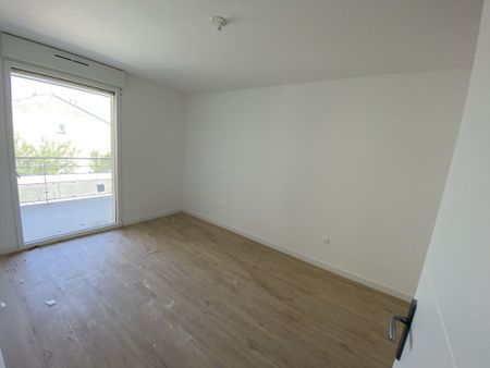 Location Appartement 3 pièces 69m² - Photo 4