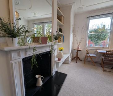 2 bedroom flat to rent - Photo 2