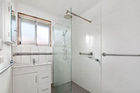 Neat and Comfortable Two Bedroom Home - Photo 2