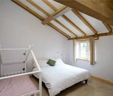 Chestnut Court is a well-presented four bedroom property located on... - Photo 4