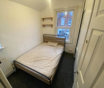 Price £1,650 pcm - Available Now - Unfurnished - Photo 4