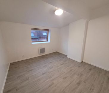 Location Appartement 4 pièces 70m² ARMENTIERES 59280 - Photo 5