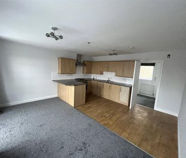 3 bedroom end of terrace house to rent - Photo 1