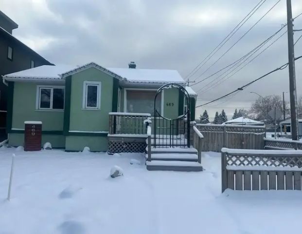 3-Bedroom, 2-Bathroom Mount Pleasant Home with Backyard & Garage | 469 22 Avenue Northwest, Calgary - Photo 1