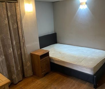 Studio Flat, Beeston, LS11 - Photo 4