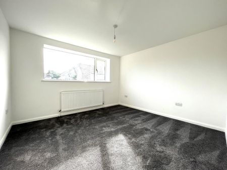 2 bedroom semi-detached bungalow to rent - Photo 2