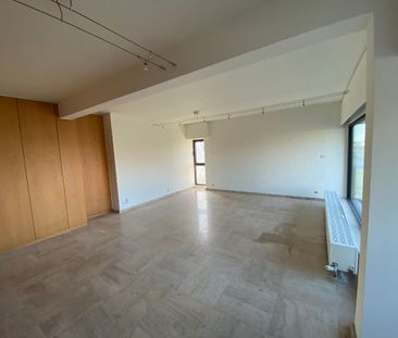 Ruim appartement met 2 slaapkamers, centraal gelegen. - Photo 4