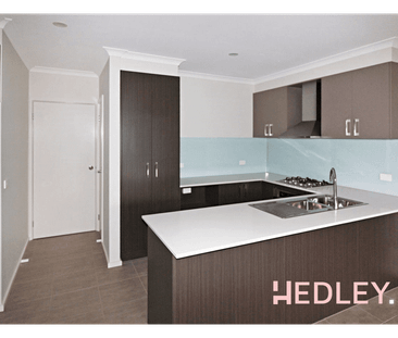 9 Fenway St, Strathtulloh, Vic 3338 - Photo 2