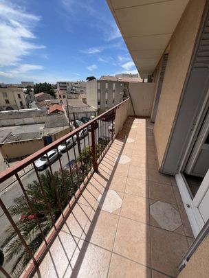 Appartement 3 pièces 55m2 MARSEILLE 13EME 774 euros - Photo 1