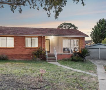 8 Welsh Place, Chifley ACT 2606 - House For Rent | Domain - Photo 6