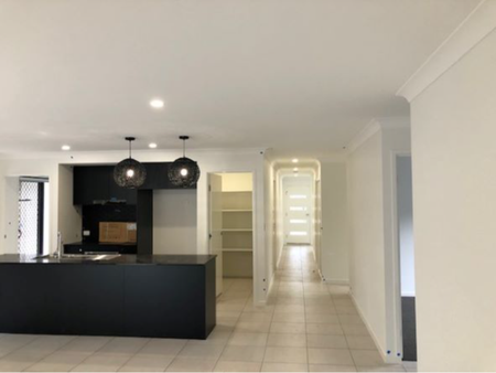 16 Majestic Place, Runcorn, QLD - Photo 5