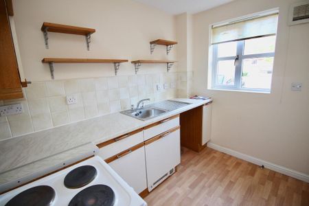 1 Bedroom Terraced To Rent - Photo 2