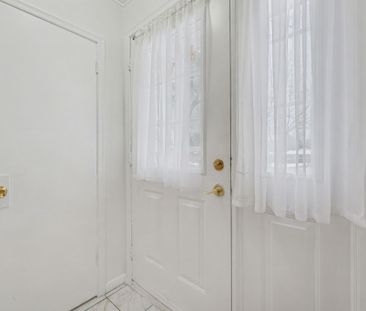 For Lease - 18 Gower Court, Halton Hills, Ontario - Photo 2