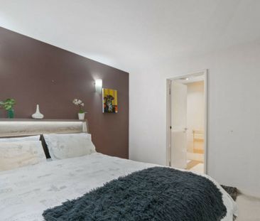 Spacious 3x2 Apartment in Prime Rivervale Location - Photo 3