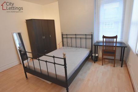 4 bedroom end of terrace house to rent - Photo 4