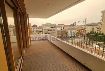 Apartamento T4 em Porto