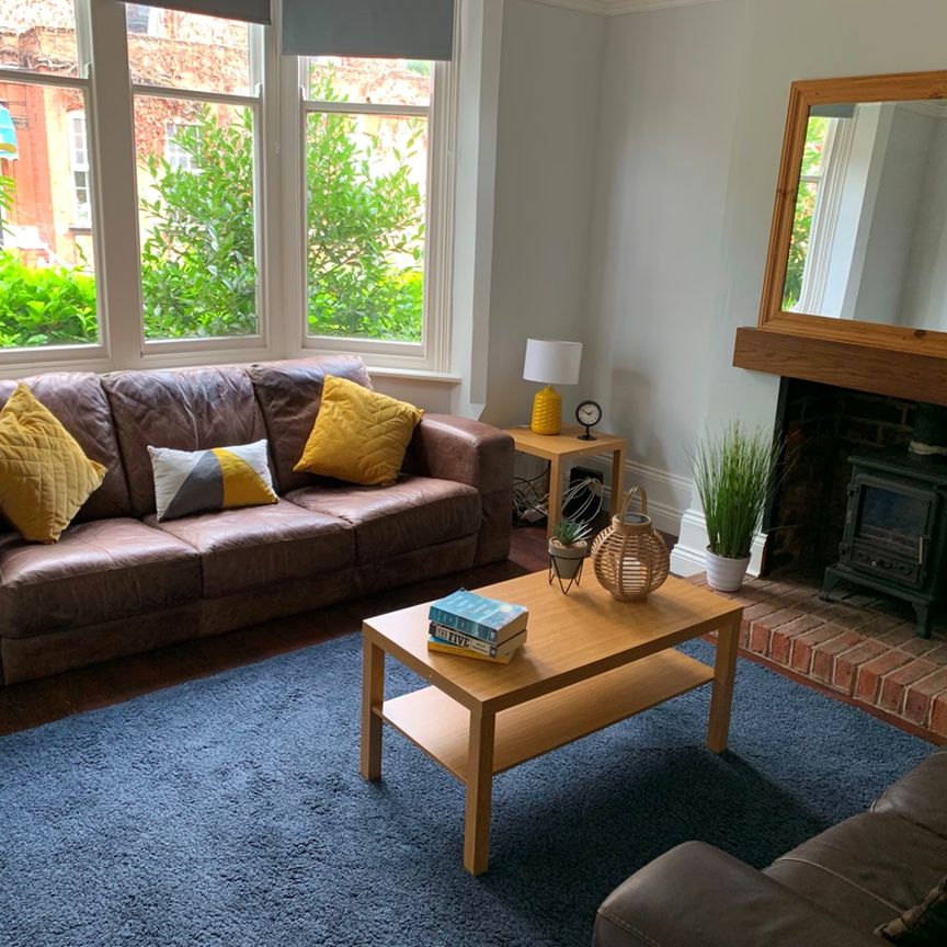 6 Bed Terraced House, Daneshill Road, LE3 - Photo 1