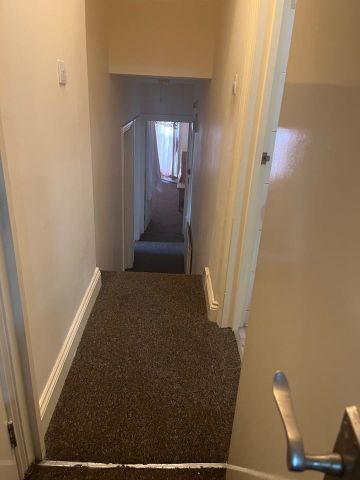 Room in a Shared Flat, Charlton Road, SE3 - Photo 5