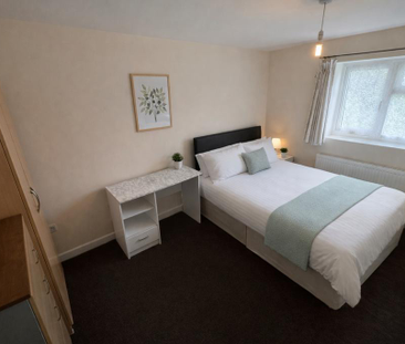 6 bedroom semi-detached house to rent - Photo 4