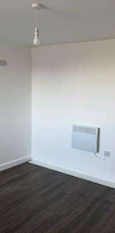 Tyersal Lane, Bradford, Bradford, BD4 - Photo 1