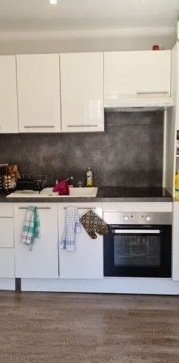 F3 CENTRE VILLE AU 1ER ETAGE - Photo 1