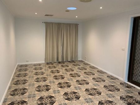 GREAT SIZE FAMILY HOME - Photo 2