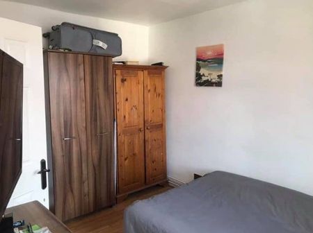 Room in a Shared Flat, Frensham Drive, SW15 - Photo 2