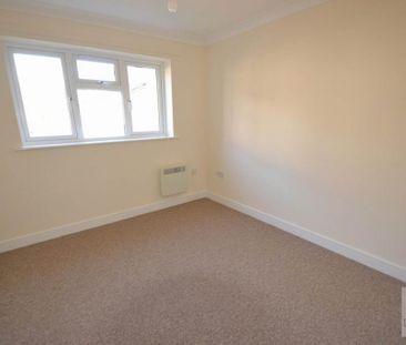 3 bedroom flat to rent - Photo 3