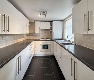 2 bedroom terraced house to rent - Photo 3