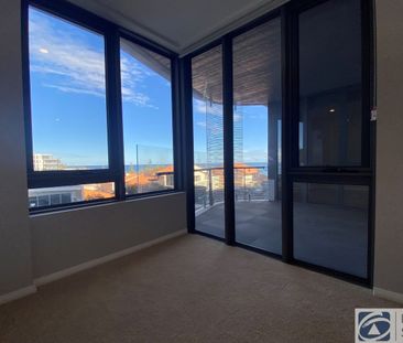 Designer Beachfront Apartment - Photo 4