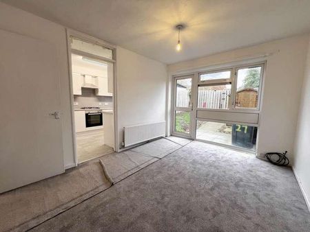 Berkely Path, Luton, LU2 - Photo 2