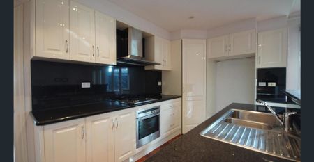 Lovely 3 Bedroom Home! - Photo 2