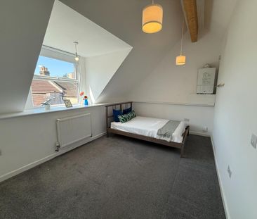 157 Clouds Hill Road, Bristol - Photo 2