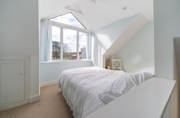 Blackheath Lane, Guildford, Surrey, GU4 - Photo 1
